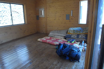 御前山避難小屋